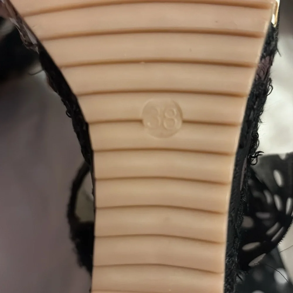 Black and White Polka Dot Wedge Sandals - Picture 4 of 4